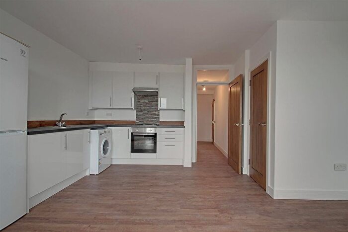 1 Bedroom Flat To Rent In The Broadway, Greenford, UB6