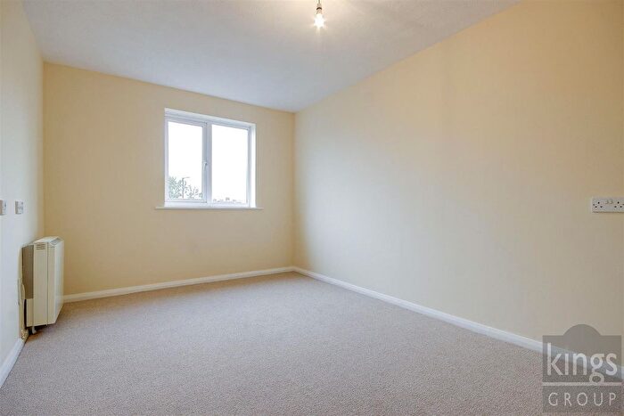 1 Bedroom Flat For Sale In Ainsley Close, Edmonton, N9