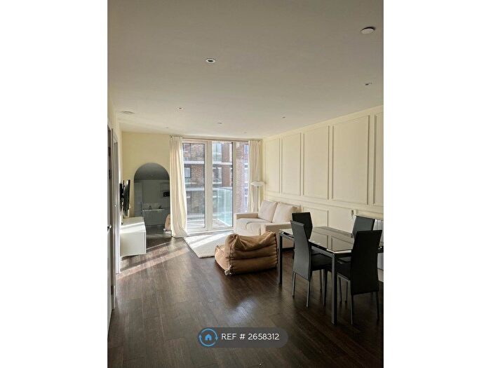 1 Bedroom Flat To Rent In Compton House, London, SE18