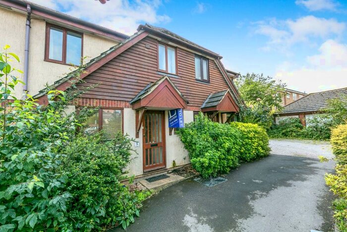 3 Bedroom Terraced House To Rent In Hollow Close, Guildford, GU2