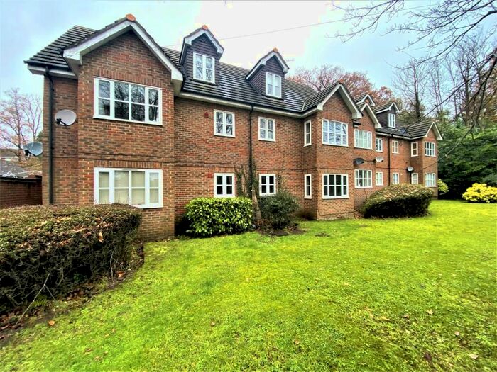 1 Bedroom Flat To Rent In Mill Ride, Ascot, SL5