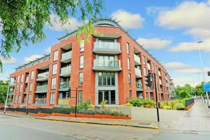 2 Bedroom Flat To Rent In Stewarts Road, Vauxhall, SW8