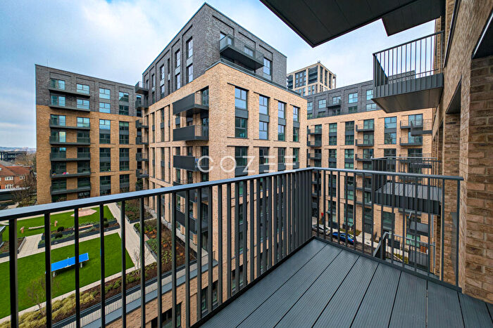 1 Bedroom Flat To Rent In Scarlet Court, Woodberry Down, N4
