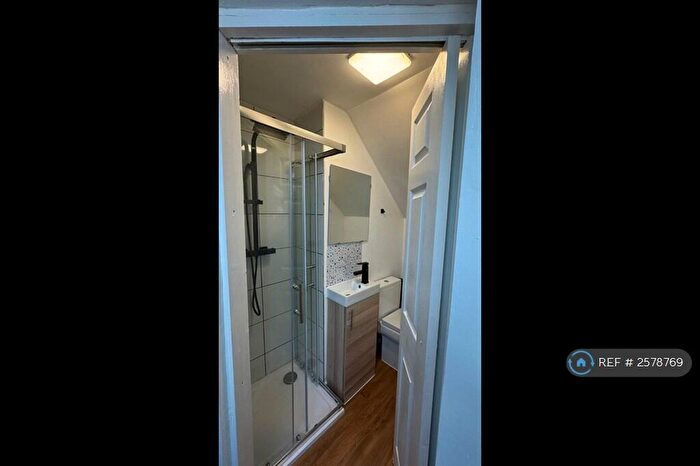 Studio To Rent In London, London, NW2