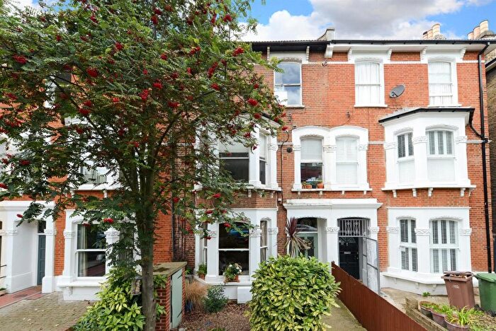 2 Bedroom Apartment For Sale In York Grove, London, SE15