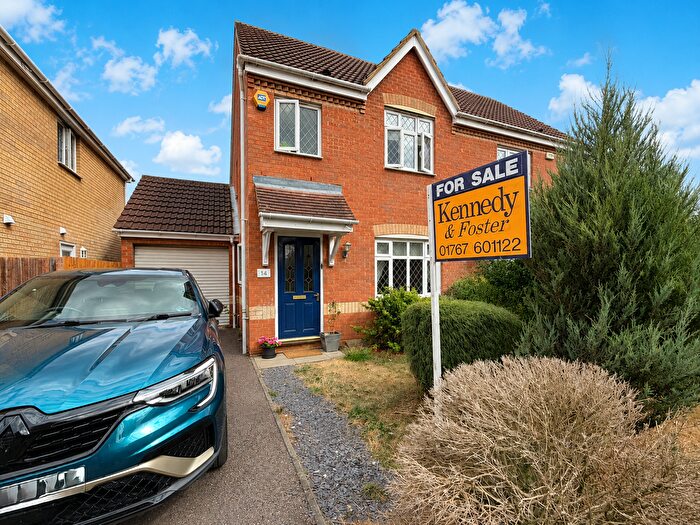 3 Bedroom Semi Detached House For Sale In Windmill View, Biggleswade, SG18