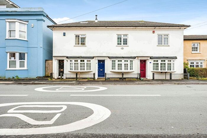 3 Bedroom Terraced House For Sale In South Street, Hythe, Southampton, SO45