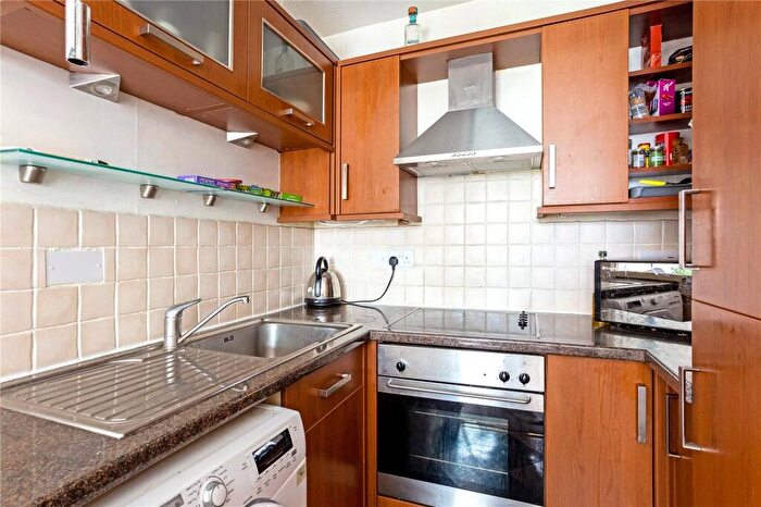 2 Bedroom Apartment To Rent In Buckingham Place, Clifton, Bristol, BS8