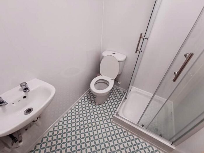 Flat To Rent In Holland Road, Hove, BN3