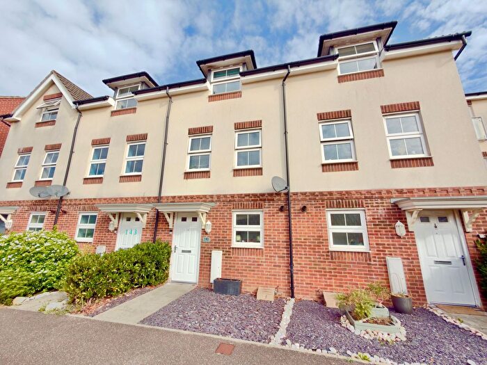 4 Bedroom Terraced House For Sale In White's Way, Hedge End, SO30