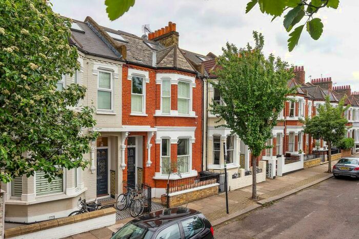 5 Bedroom Detached House To Rent In Meteor Street, London, SW11