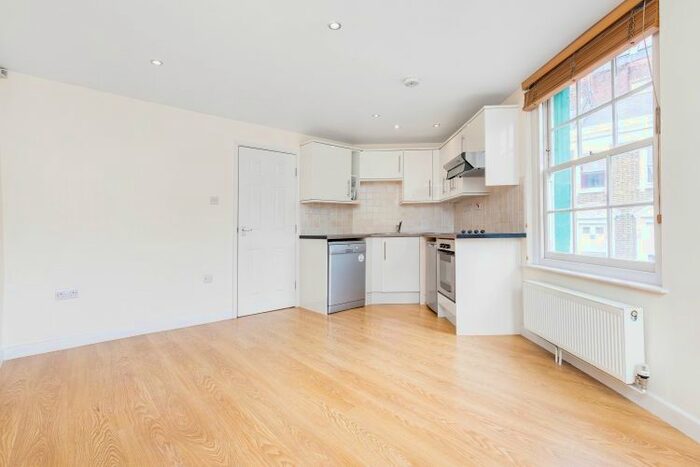 1 Bedroom Flat To Rent In Clerkenwell Green, London, EC1R