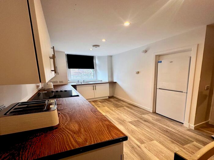 2 Bedroom Flat To Rent In Hilltown, Dundee, DD3