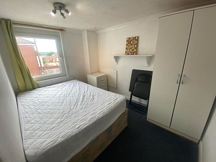 5 Bedroom House To Rent In Middle Street, SO14