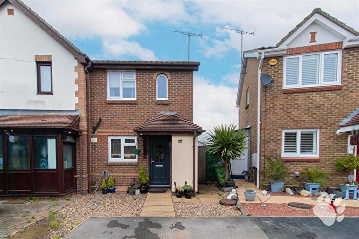 2 Bedroom Semi Detached House For Sale In Terence Webster Road, Wick Meadows, SS12