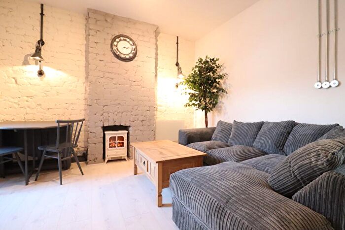 1 Bedroom Flat To Rent In Hirwain Street, Cathays, Cardiff, CF24