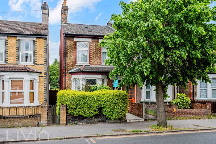 3 Bedroom Semi-Detached House For Sale In Davidson Road, Croydon, Greater London, CR0