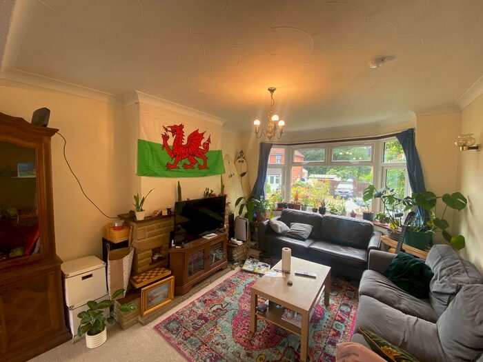 3 Bedroom Property To Rent In Holland Place, Southampton, SO16