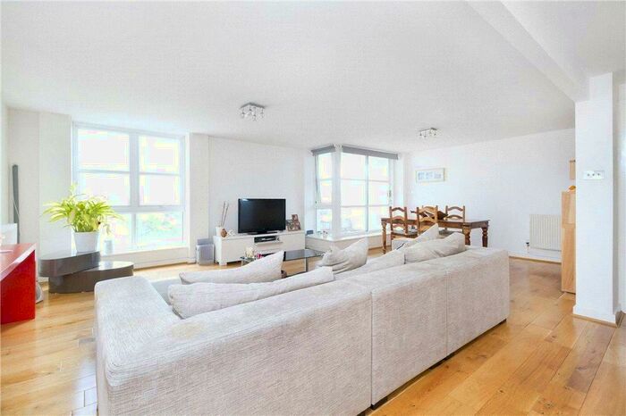 2 Bedroom Apartment To Rent In Barrier Point Road, Royal Docks, London, E16