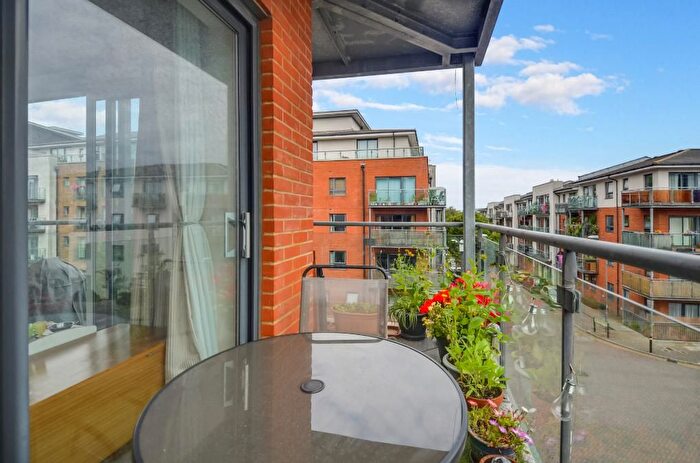 1 Bedroom Flat For Sale In Oakwood Close, London, SE13