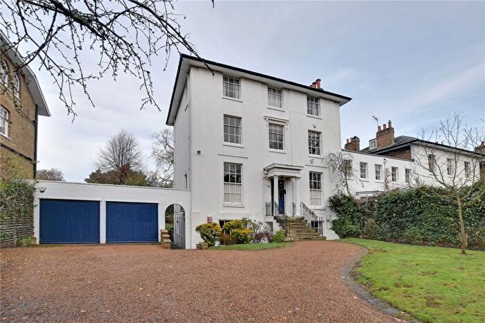 2 Bedroom Flat For Sale In Blackheath Park, London, SE3