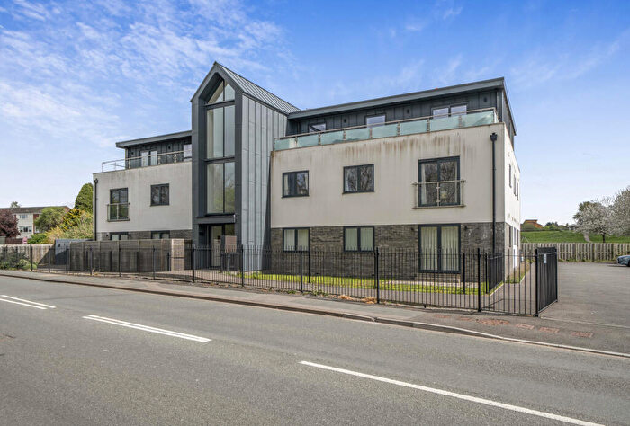 2 Bedroom Apartment For Sale In Whitefield Road, Bristol, BS5