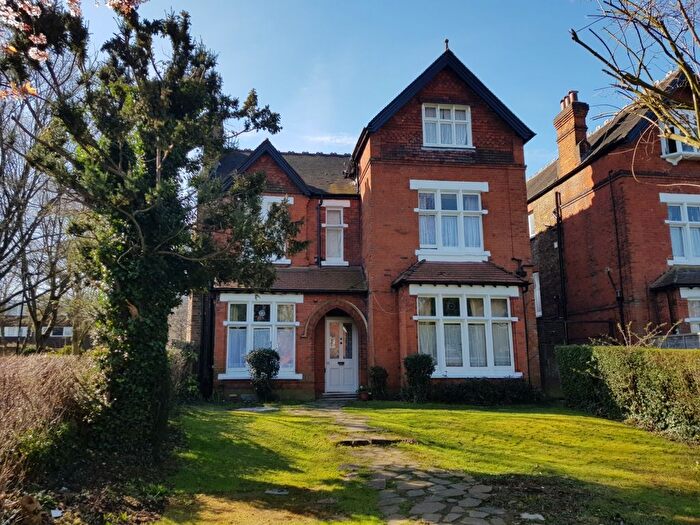 Studio To Rent In Castlebar Hill, Ealing, W5