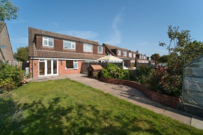 3 Bedroom Semi-Detached House For Sale In Kingfisher Road, Worle, Weston-Super-Mare, BS22