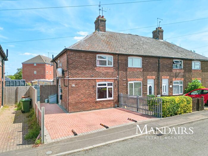 3 Bedroom Semi Detached House For Sale In Wootton Avenue, Fletton, Peterborough, PE2