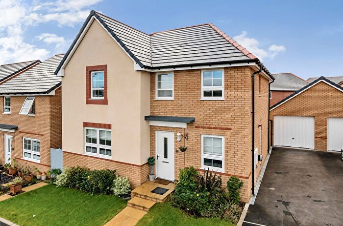 4 Bedroom Detached House For Sale In Dolly Drove, Chard, Somerset, TA20