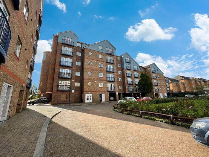 2 Bedroom Flat For Sale In Argent Street, Grays, RM17