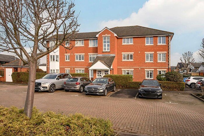 2 Bedroom Flat For Sale In Sigrist Square, Kingston Upon Thames, KT2