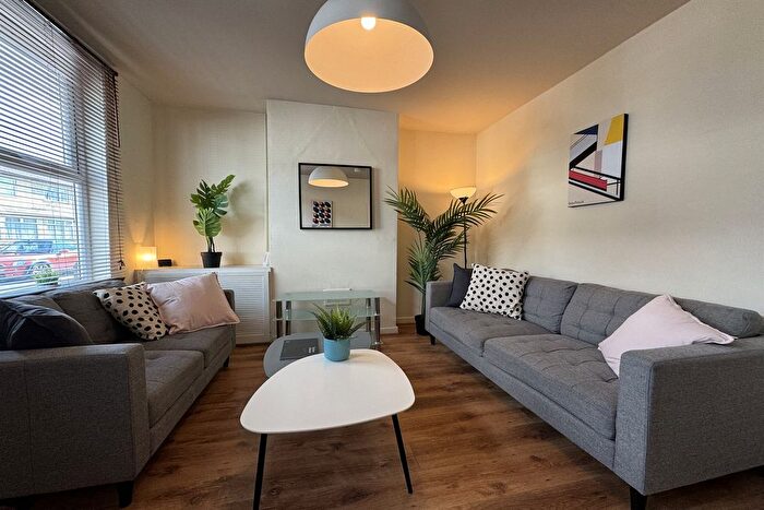 3 Bedroom End Terrace House To Rent In Humber Road, Beeston, NG9