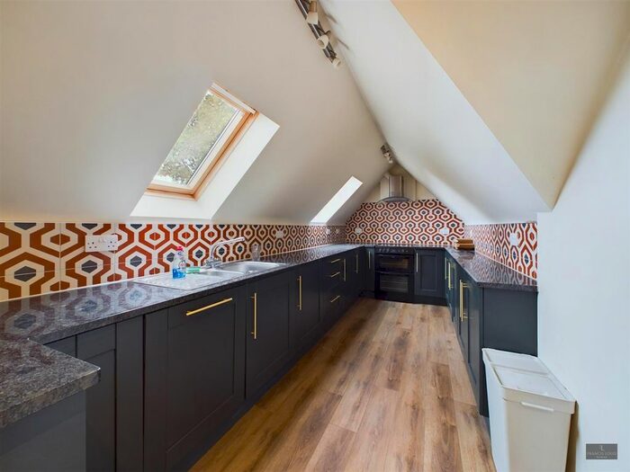 3 Bedroom Flat To Rent In Barnfield Road, Exeter, EX1