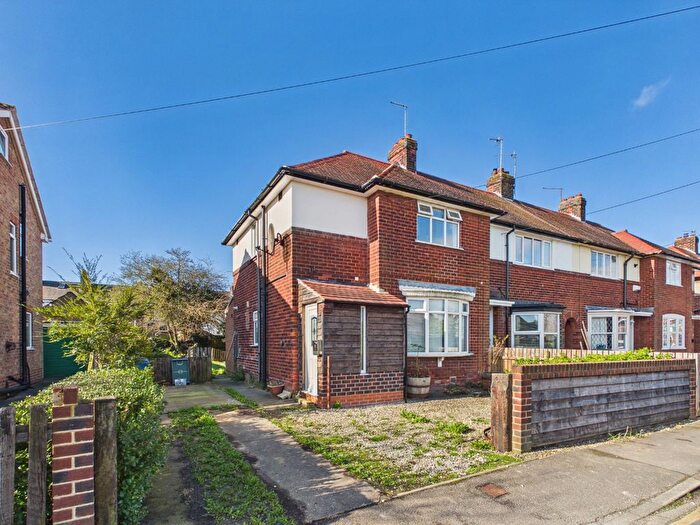 3 Bedroom End Terrace House For Sale In Norwood Far Grove, Beverley, HU17