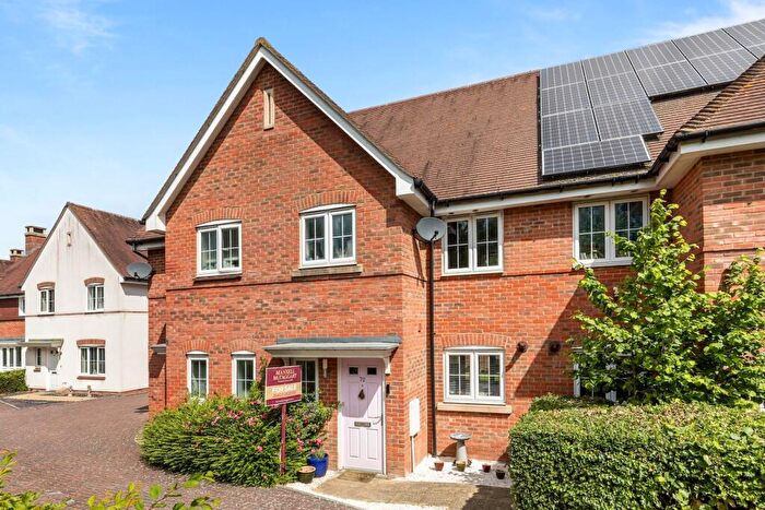 2 Bedroom Terraced House For Sale In Beeches Way, Faygate, RH12