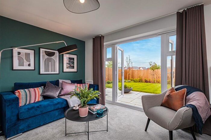 2 Bedroom Semi-Detached House For Sale In Ashlawn Road, Rugby, CV22