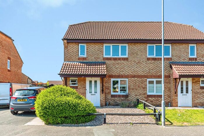 2 Bedroom Semi-Detached House For Sale In Fettledine Road, Irthlingborough, Wellingborough, NN9