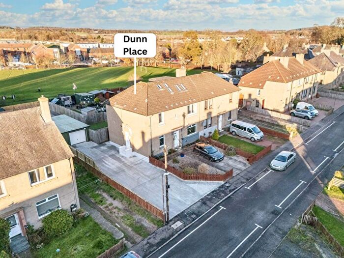 3 Bedroom Flat For Sale In Dunn Place, Winchburgh, EH52