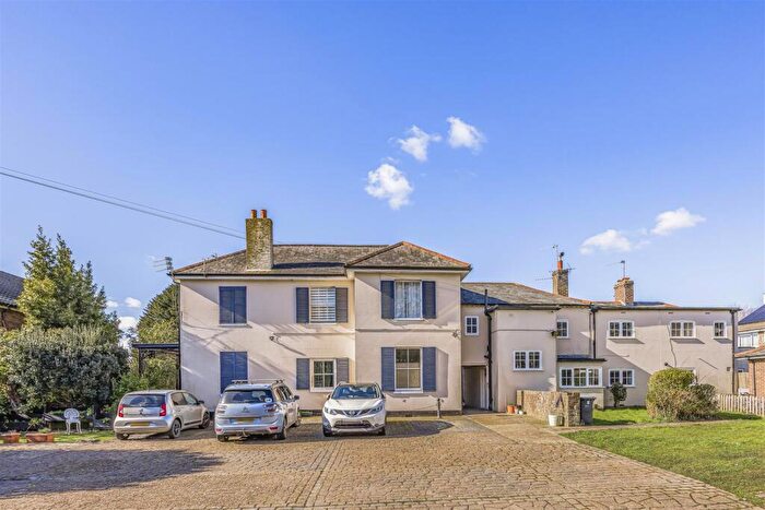 2 Bedroom Cottage To Rent In Elmleigh House, Leigh Road, PO9