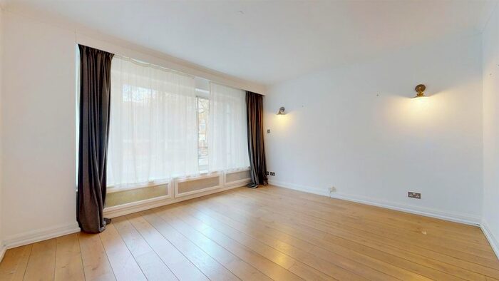 3 Bedroom Flat To Rent In Cromwell Road, London, SW7