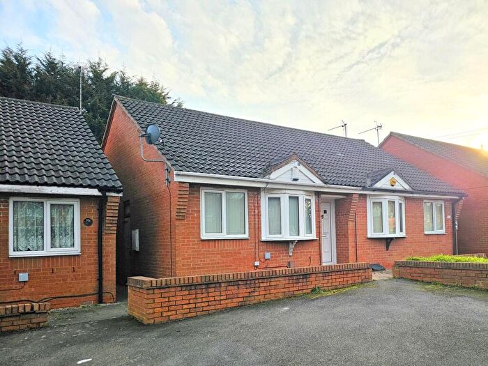 2 Bedroom Semi-Detached Bungalow To Rent In Cophall Street, Tipton, DY4
