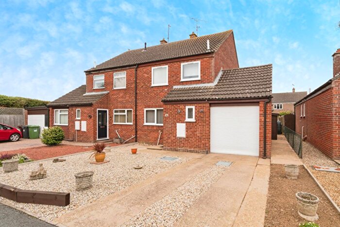 3 Bedroom Semi-Detached House For Sale In Gwyn Crescent, Fakenham, NR21