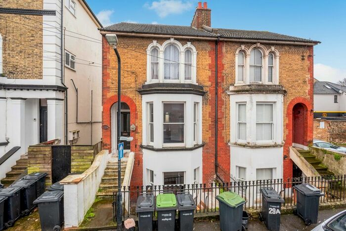 2 Bedroom Flat To Rent In Cobham Street, Gravesend, DA11