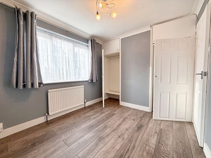 1 Bedroom Flat For Sale In Desborough Avenue, High Wycombe, HP11