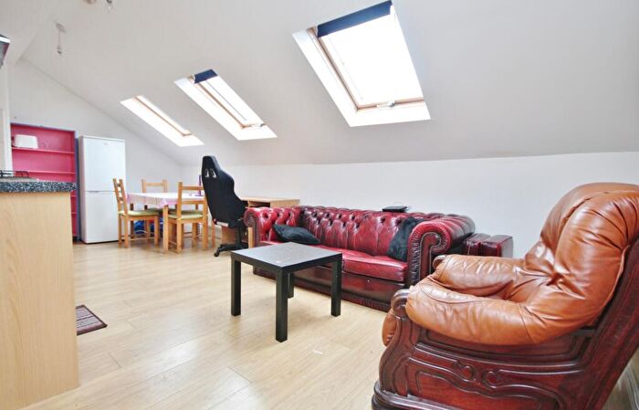 1 Bedroom Flat To Rent In High Street, London, SE25