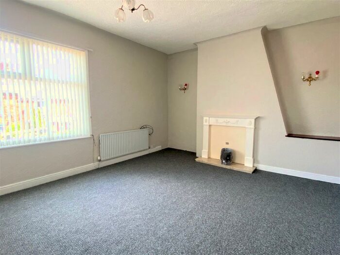 2 Bedroom Flat To Rent In Watkin Lane, Lostock Hall, PR5