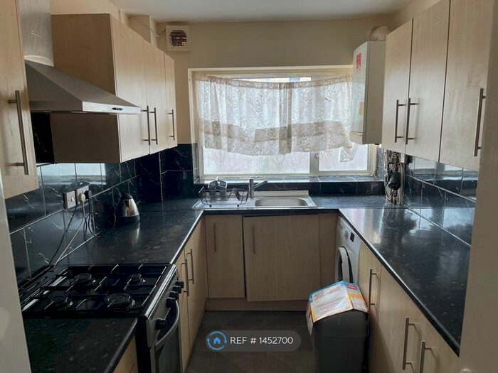 2 Bedroom Flat To Rent In Lampton Road, Hounslow, TW3