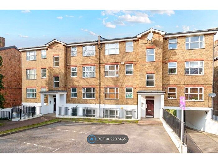 2 Bedroom Flat To Rent In Burnfoot Court, London, SE23