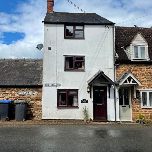 2 Bedroom End Of Terrace House To Rent In The Square, NN11